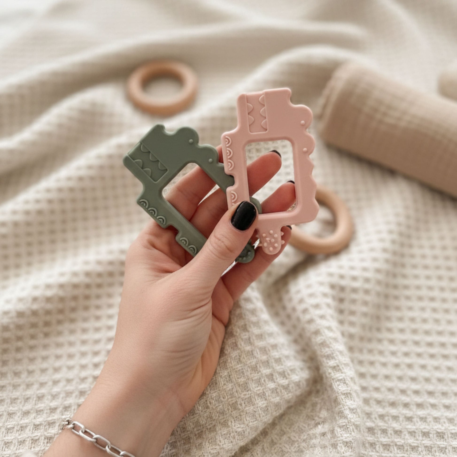 Anneau de dentition "crocodile rose"